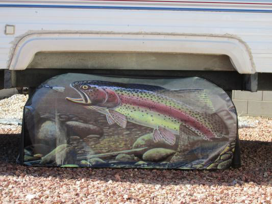 Trout tandem axle tire cover while parked